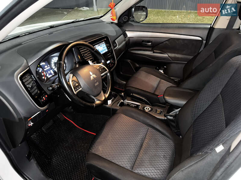 Внедорожник / Кроссовер Mitsubishi Outlander 2012 в Чернигове