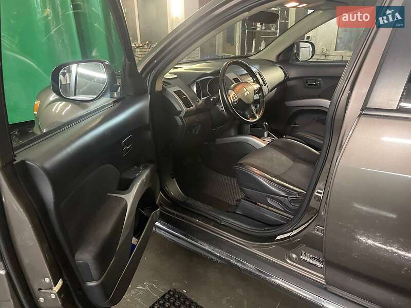 Внедорожник / Кроссовер Mitsubishi Outlander 2013 в Белой Церкви