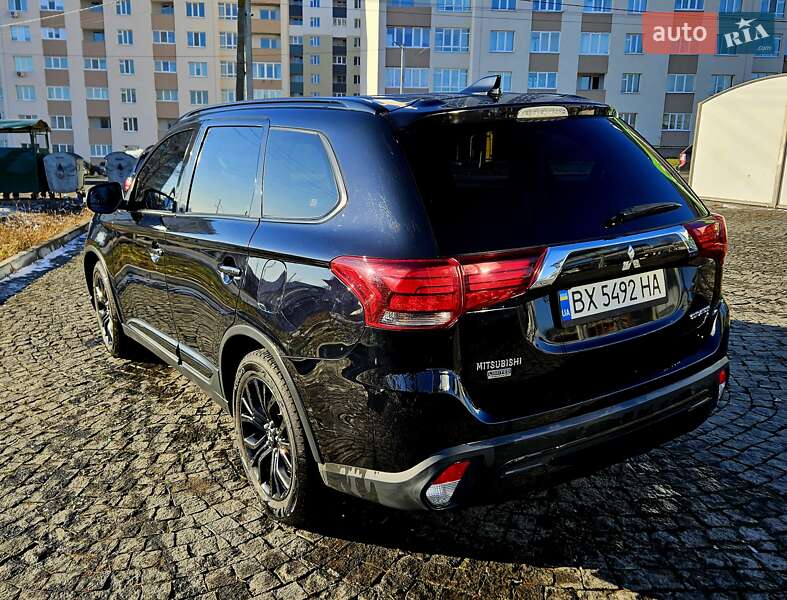 Позашляховик / Кросовер Mitsubishi Outlander 2018 в Хмельницькому фото 7 Позашляховик / Кросовер Mitsubishi Outlander 2018 в Хмельницькому