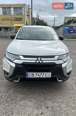 Позашляховик / Кросовер Mitsubishi Outlander 2018 в Чернігові