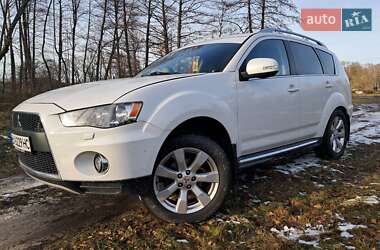 Внедорожник / Кроссовер Mitsubishi Outlander 2010 в 