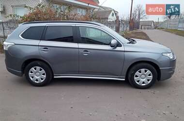 Внедорожник / Кроссовер Mitsubishi Outlander 2012 в Решетиловке