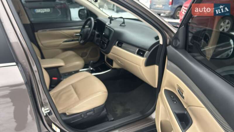 Позашляховик / Кросовер Mitsubishi Outlander 2019 в Хмельницькому