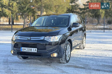 Внедорожник / Кроссовер Mitsubishi Outlander 2014 в Бердичеве