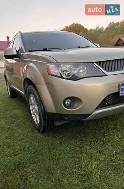 Позашляховик / Кросовер Mitsubishi Outlander 2008 в Чернівцях