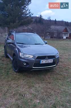 Позашляховик / Кросовер Mitsubishi Outlander 2010 в Косові