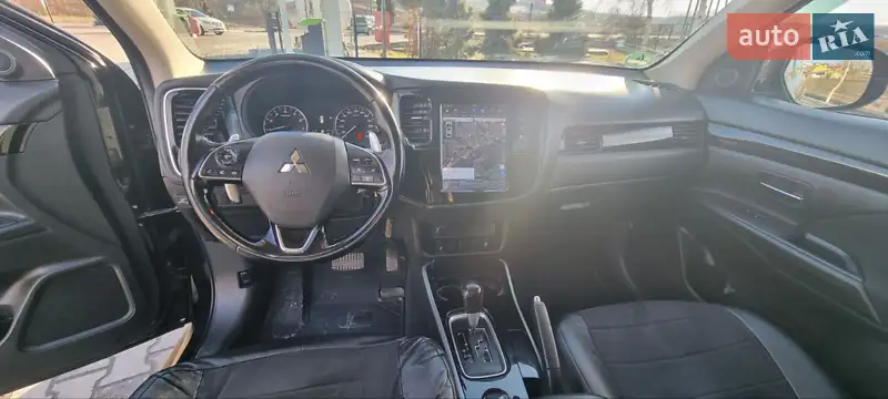Mitsubishi Outlander 2018 VIN JMBXTGF2WKJ000110 фото оголошення 7 з 48
