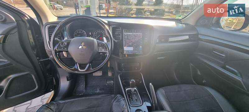 Позашляховик / Кросовер Mitsubishi Outlander 2018 в Чернівцях фото 7 Позашляховик / Кросовер Mitsubishi Outlander 2018 в Чернівцях