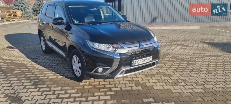 Mitsubishi Outlander 2018 VIN JMBXTGF2WKJ000110 фото оголошення 6 з 48