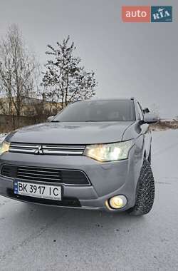 Позашляховик / Кросовер Mitsubishi Outlander 2013 в Рівному