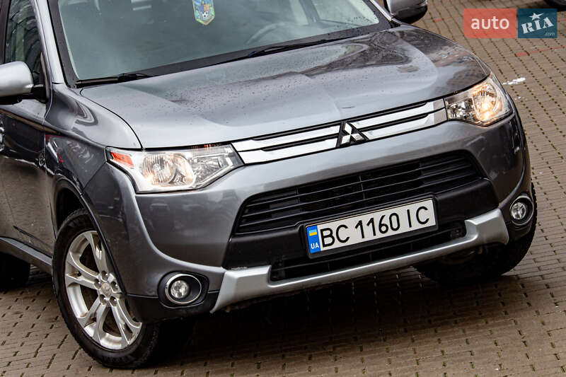 Позашляховик / Кросовер Mitsubishi Outlander 2015 в Львові фото 10 Позашляховик / Кросовер Mitsubishi Outlander 2015 в Львові