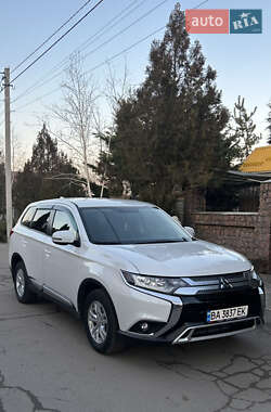 Внедорожник / Кроссовер Mitsubishi Outlander 2020 в Кропивницком