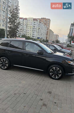 Позашляховик / Кросовер Mitsubishi Outlander 2018 в Одесі