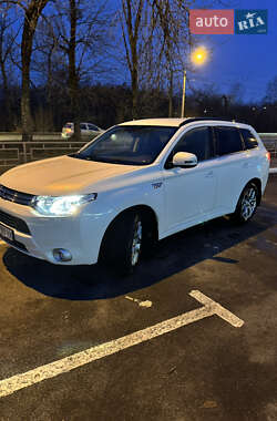 Внедорожник / Кроссовер Mitsubishi Outlander 2014 в Харькове