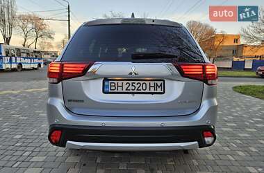 Внедорожник / Кроссовер Mitsubishi Outlander 2017 в Одессе