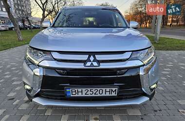 Внедорожник / Кроссовер Mitsubishi Outlander 2017 в Одессе