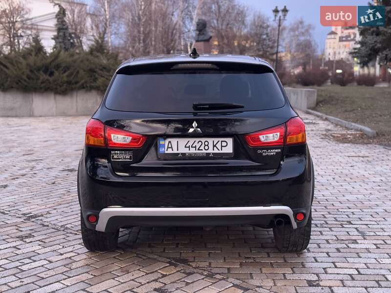 Внедорожник / Кроссовер Mitsubishi Outlander 2016 в Белой Церкви