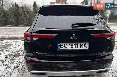 Позашляховик / Кросовер Mitsubishi Outlander 2023 в Львові