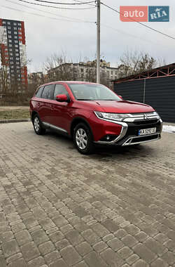 Позашляховик / Кросовер Mitsubishi Outlander 2021 в Ірпені