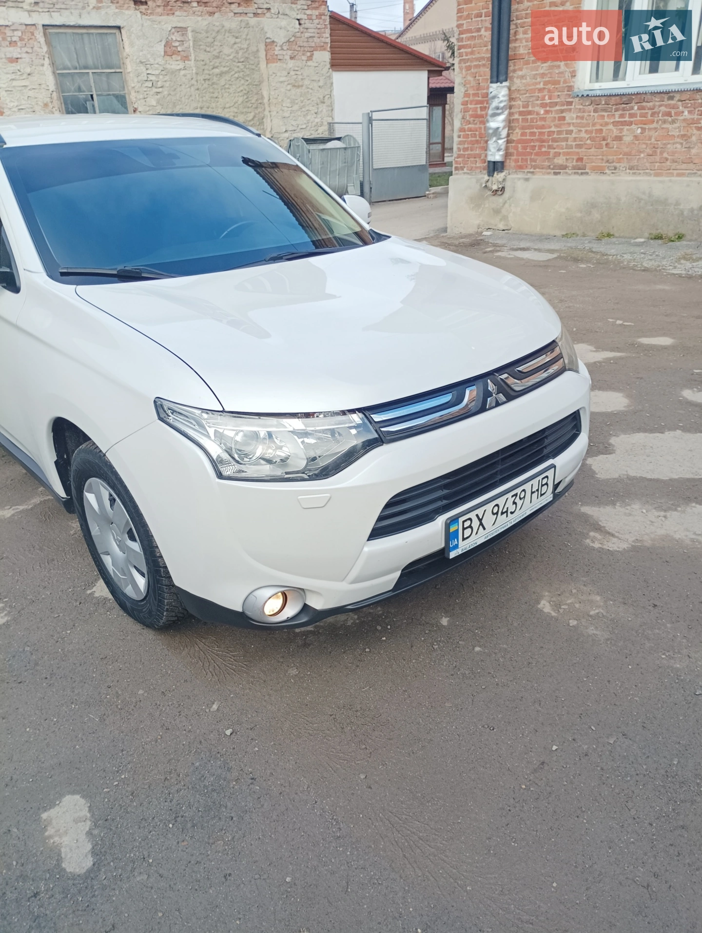 2013 Mitsubishi Outlander - фото 1