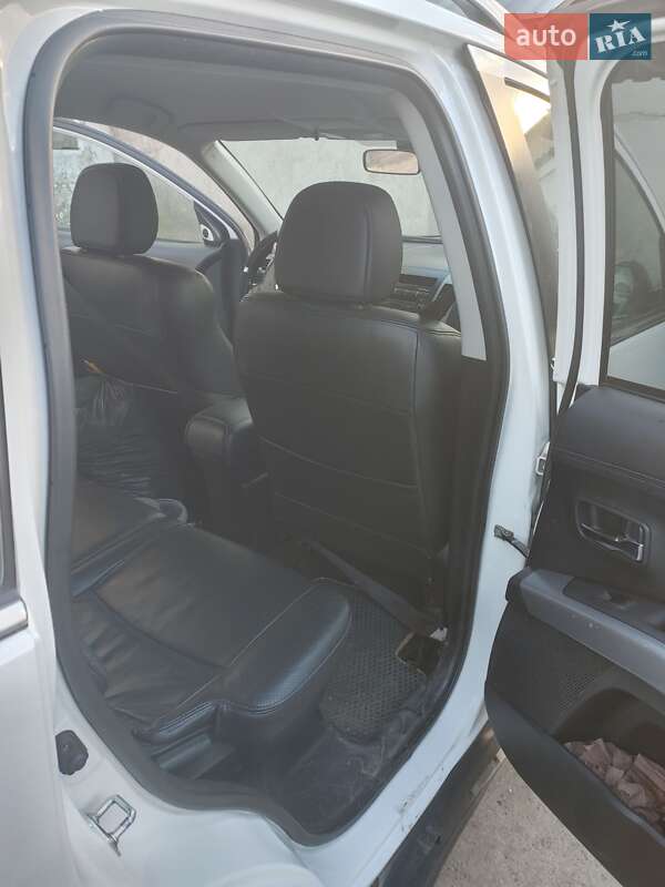 Внедорожник / Кроссовер Mitsubishi Outlander 2010 в Братском