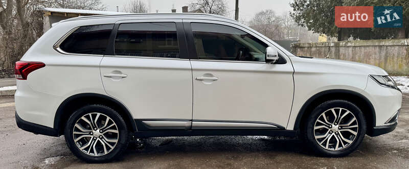Внедорожник / Кроссовер Mitsubishi Outlander 2018 в Львове