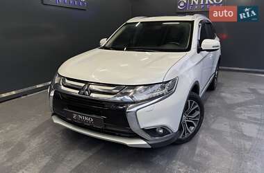 Позашляховик / Кросовер Mitsubishi Outlander 2015 в Києві