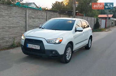 Позашляховик / Кросовер Mitsubishi Outlander 2011 в Києві