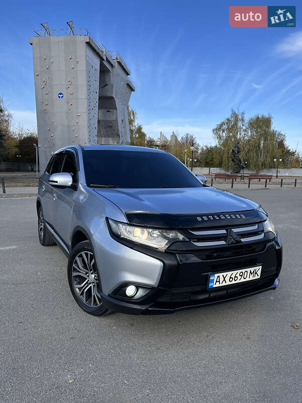 Mitsubishi Outlander 2016