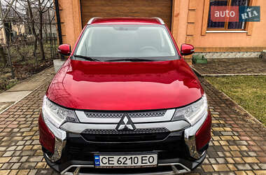 Позашляховик / Кросовер Mitsubishi Outlander 2023 в Чернівцях