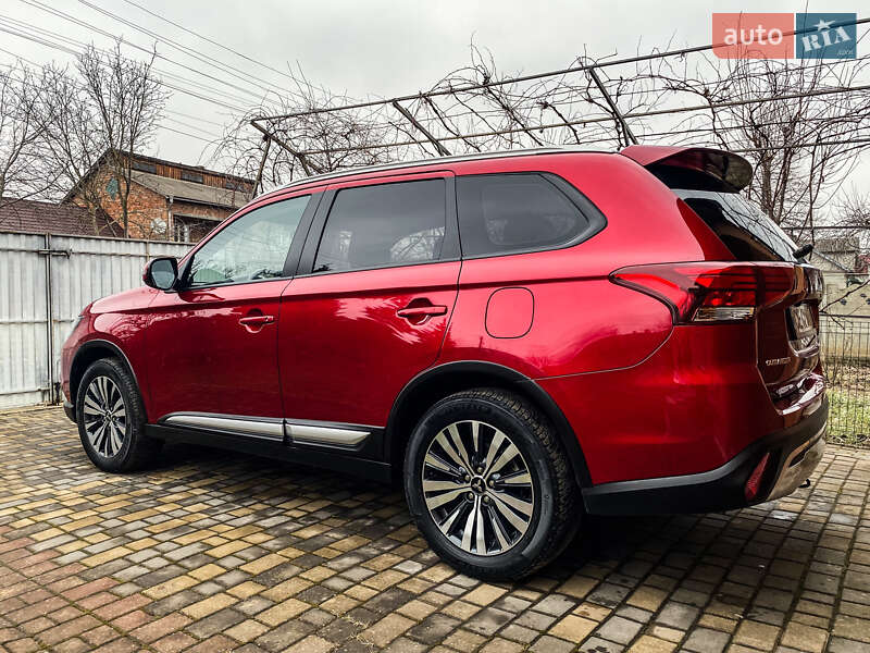 Внедорожник / Кроссовер Mitsubishi Outlander 2023 в Черновцах фото 16 Внедорожник / Кроссовер Mitsubishi Outlander 2023 в Черновцах