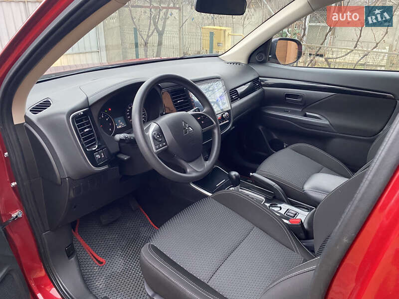 Внедорожник / Кроссовер Mitsubishi Outlander 2023 в Черновцах фото 21 Внедорожник / Кроссовер Mitsubishi Outlander 2023 в Черновцах