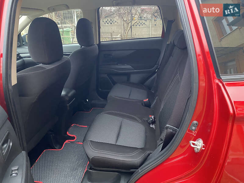 Внедорожник / Кроссовер Mitsubishi Outlander 2023 в Черновцах фото 26 Внедорожник / Кроссовер Mitsubishi Outlander 2023 в Черновцах