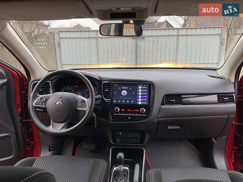 Внедорожник / Кроссовер Mitsubishi Outlander 2023 в Черновцах фото 32 Внедорожник / Кроссовер Mitsubishi Outlander 2023 в Черновцах