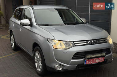 Позашляховик / Кросовер Mitsubishi Outlander 2013 в Дубні