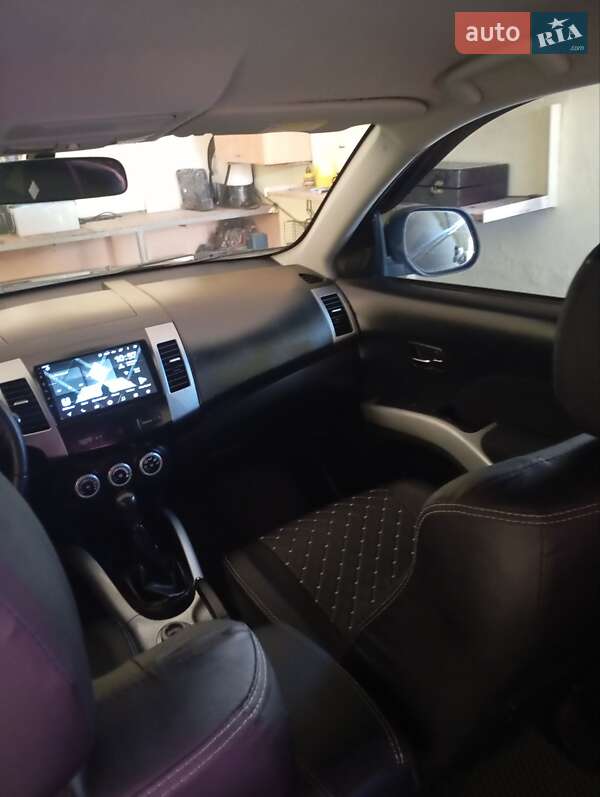 Внедорожник / Кроссовер Mitsubishi Outlander 2008 в Винниках