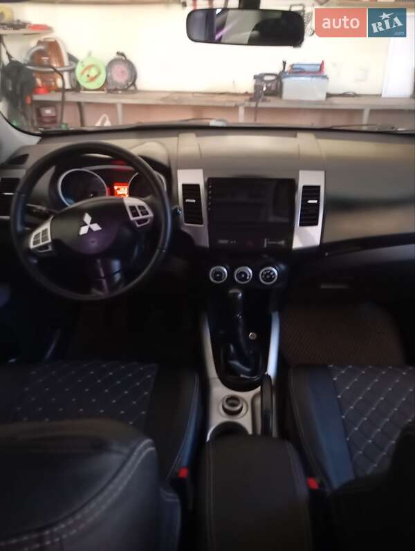 Внедорожник / Кроссовер Mitsubishi Outlander 2008 в Винниках