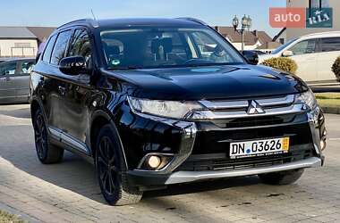 Позашляховик / Кросовер Mitsubishi Outlander 2016 в Стрию