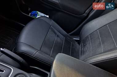 Внедорожник / Кроссовер Mitsubishi Outlander 2013 в 
