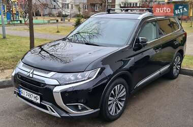 Позашляховик / Кросовер Mitsubishi Outlander 2019 в Бучі