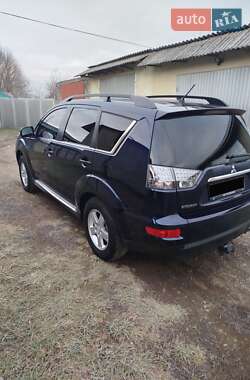 Внедорожник / Кроссовер Mitsubishi Outlander 2011 в 
