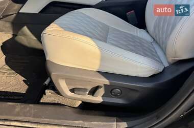Внедорожник / Кроссовер Mitsubishi Outlander 2022 в 