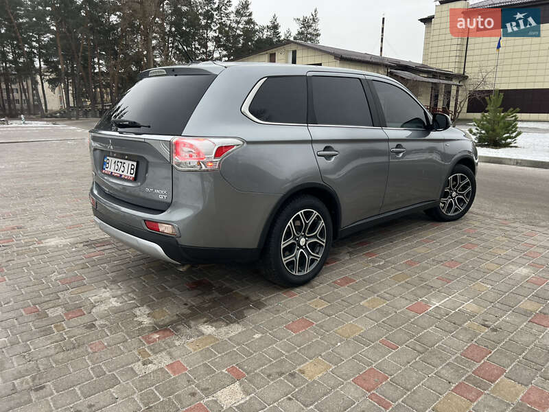 Внедорожник / Кроссовер Mitsubishi Outlander 2014 в Решетиловке фото 5 Внедорожник / Кроссовер Mitsubishi Outlander 2014 в Решетиловке