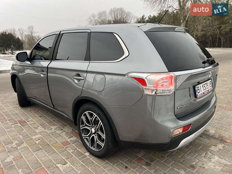 Внедорожник / Кроссовер Mitsubishi Outlander 2014 в Решетиловке фото 6 Внедорожник / Кроссовер Mitsubishi Outlander 2014 в Решетиловке