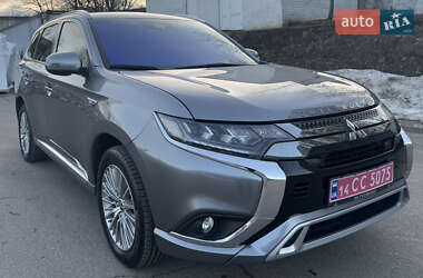 Позашляховик / Кросовер Mitsubishi Outlander 2021 в Львові