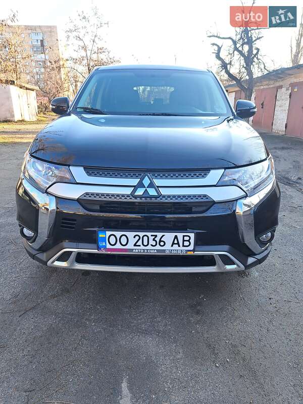 Внедорожник / Кроссовер Mitsubishi Outlander 2019 в Кривом Роге