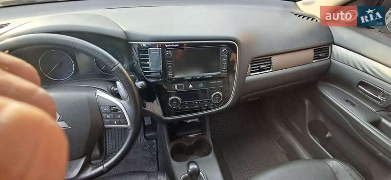 Позашляховик / Кросовер Mitsubishi Outlander 2014 в Кропивницькому