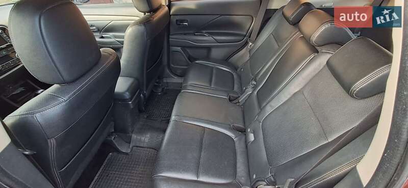 Позашляховик / Кросовер Mitsubishi Outlander 2014 в Кропивницькому