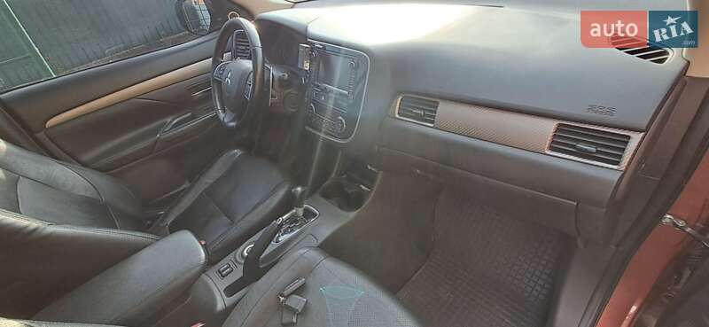Позашляховик / Кросовер Mitsubishi Outlander 2014 в Кропивницькому