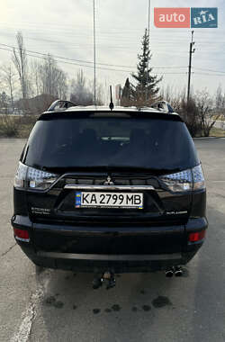 Внедорожник / Кроссовер Mitsubishi Outlander 2010 в 